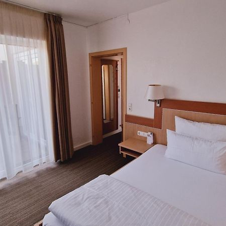 Hotel Garni Superior เมทซิงเงน ภายนอก รูปภาพ