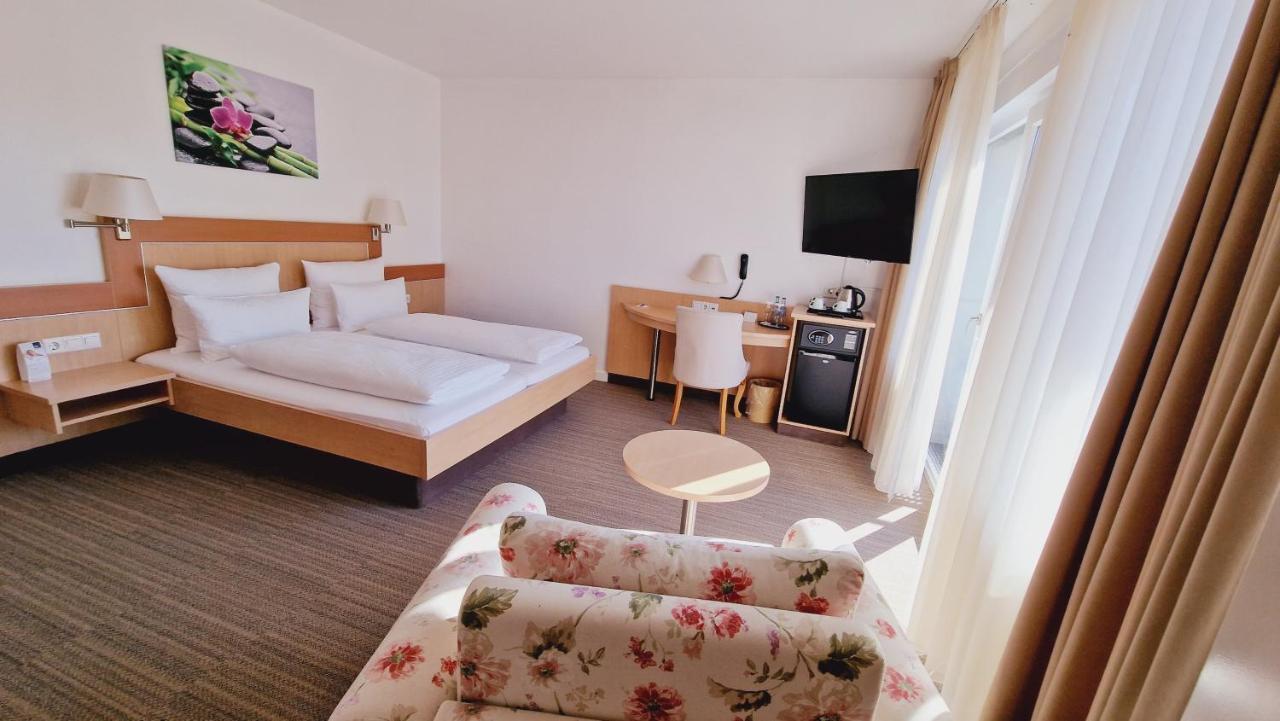 Hotel Garni Superior เมทซิงเงน ภายนอก รูปภาพ