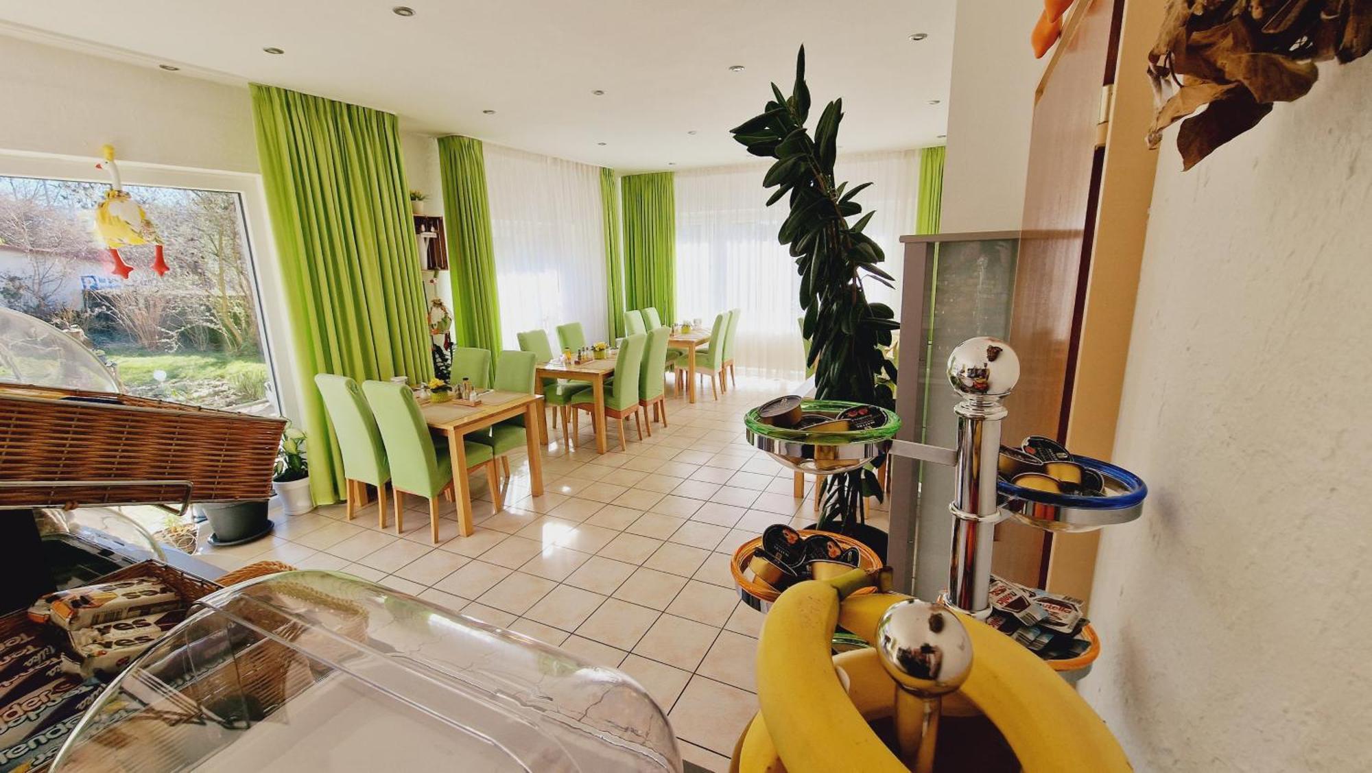 Hotel Garni Superior เมทซิงเงน ภายนอก รูปภาพ