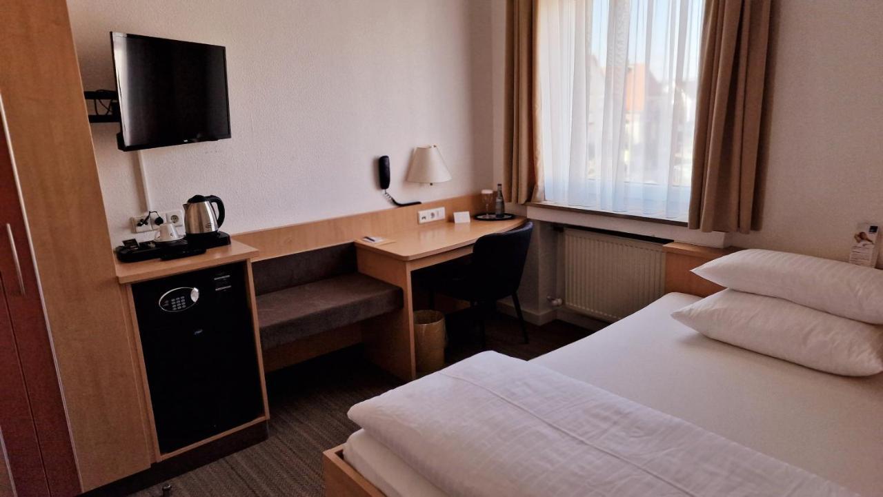 Hotel Garni Superior เมทซิงเงน ภายนอก รูปภาพ