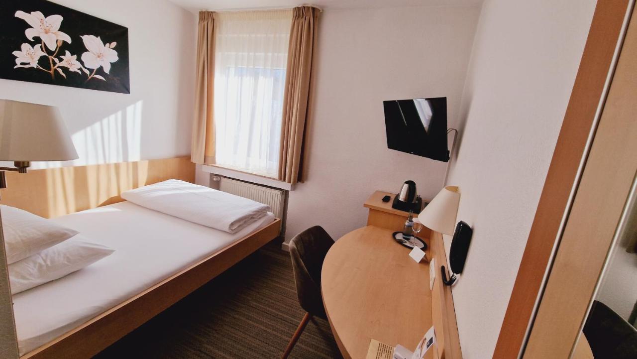 Hotel Garni Superior เมทซิงเงน ภายนอก รูปภาพ