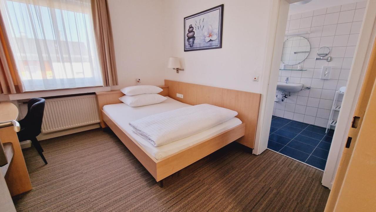 Hotel Garni Superior เมทซิงเงน ภายนอก รูปภาพ