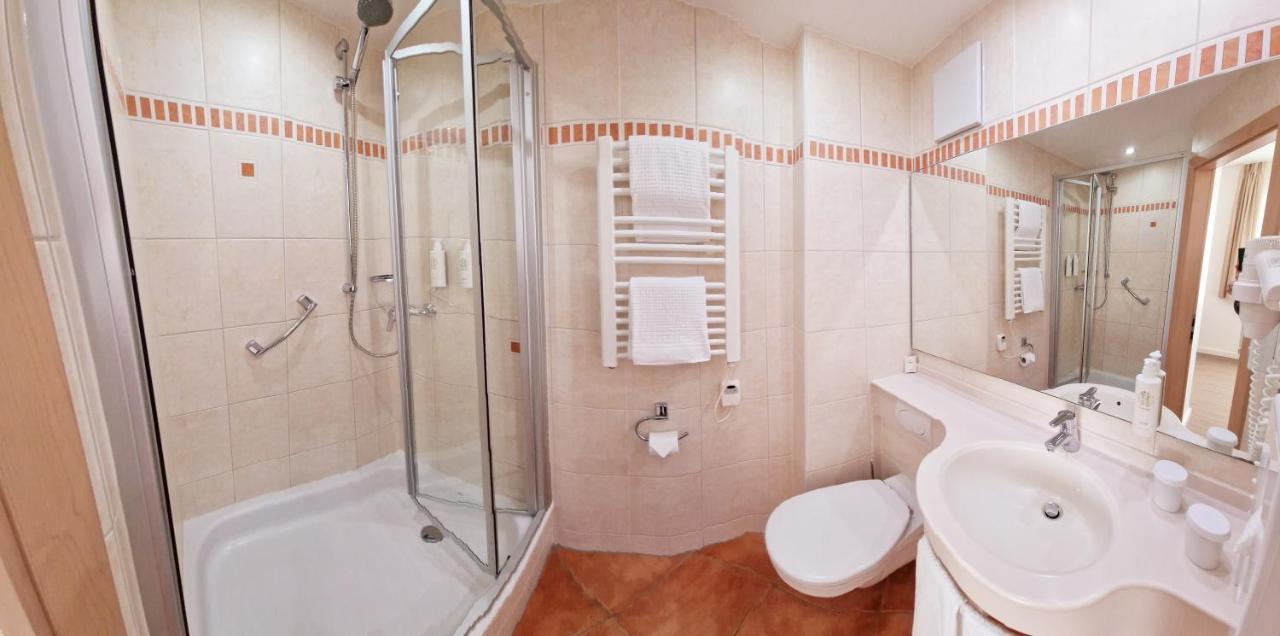 Hotel Garni Superior เมทซิงเงน ภายนอก รูปภาพ