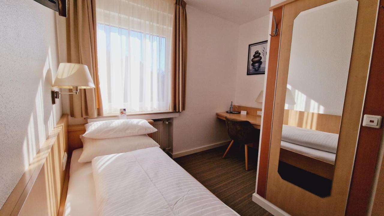 Hotel Garni Superior เมทซิงเงน ภายนอก รูปภาพ