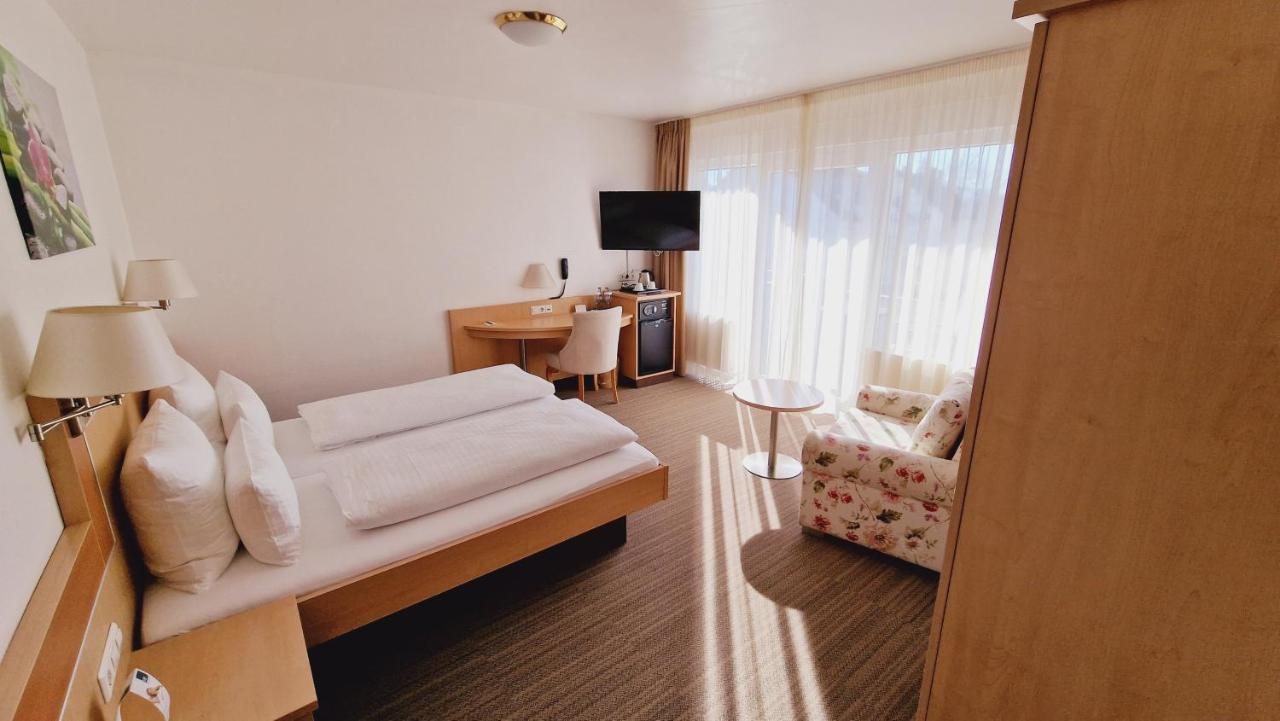 Hotel Garni Superior เมทซิงเงน ภายนอก รูปภาพ