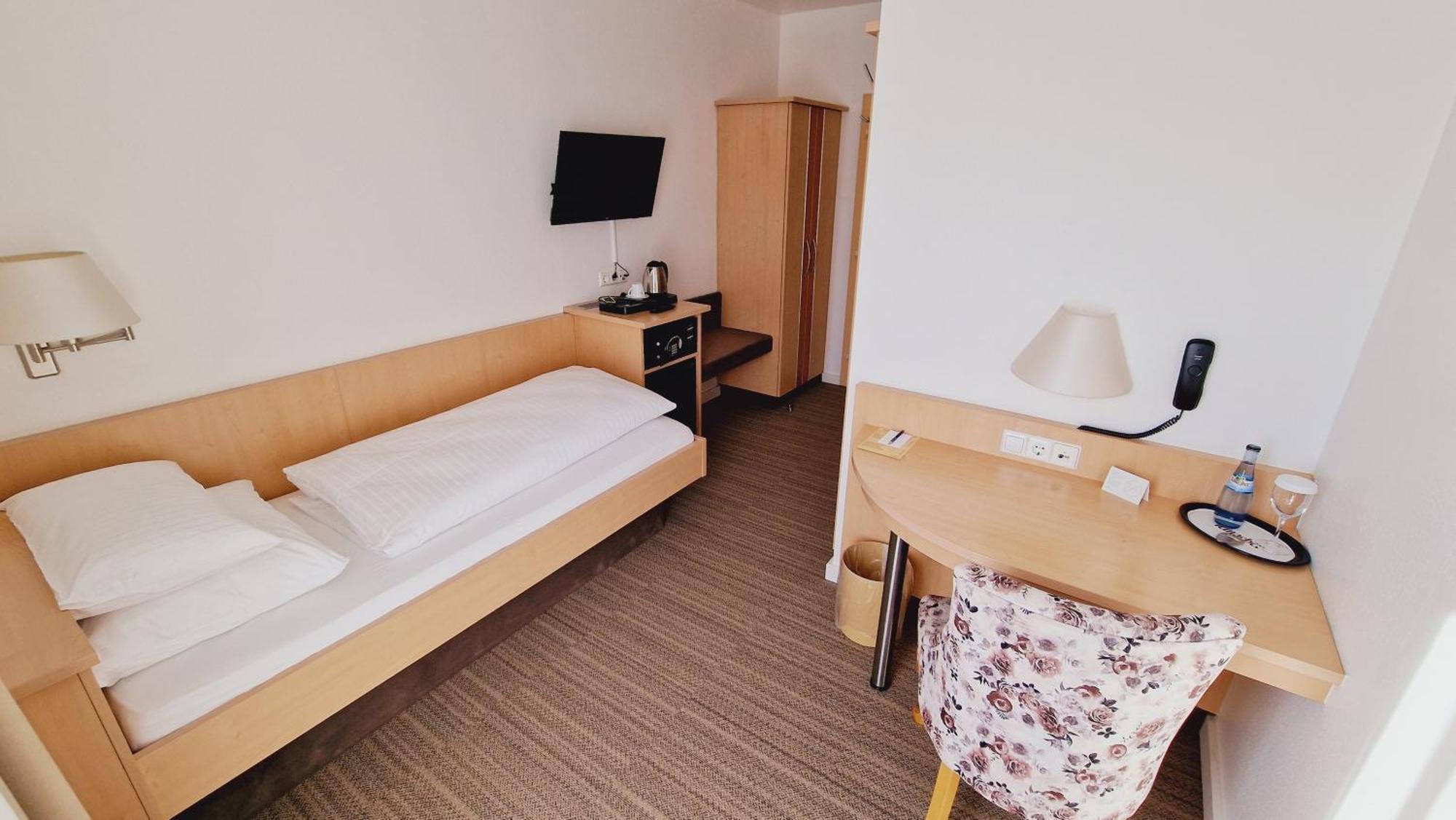 Hotel Garni Superior เมทซิงเงน ภายนอก รูปภาพ