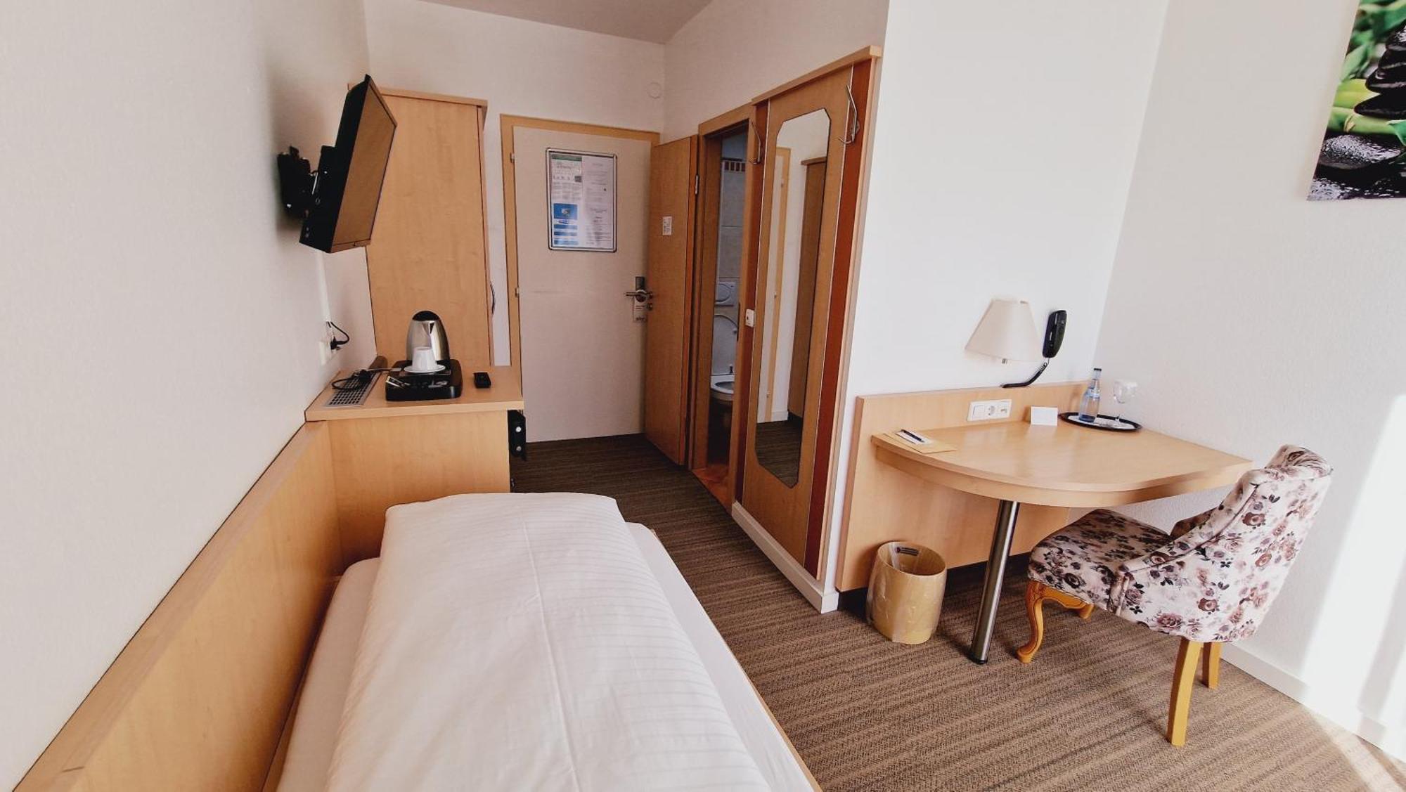 Hotel Garni Superior เมทซิงเงน ภายนอก รูปภาพ