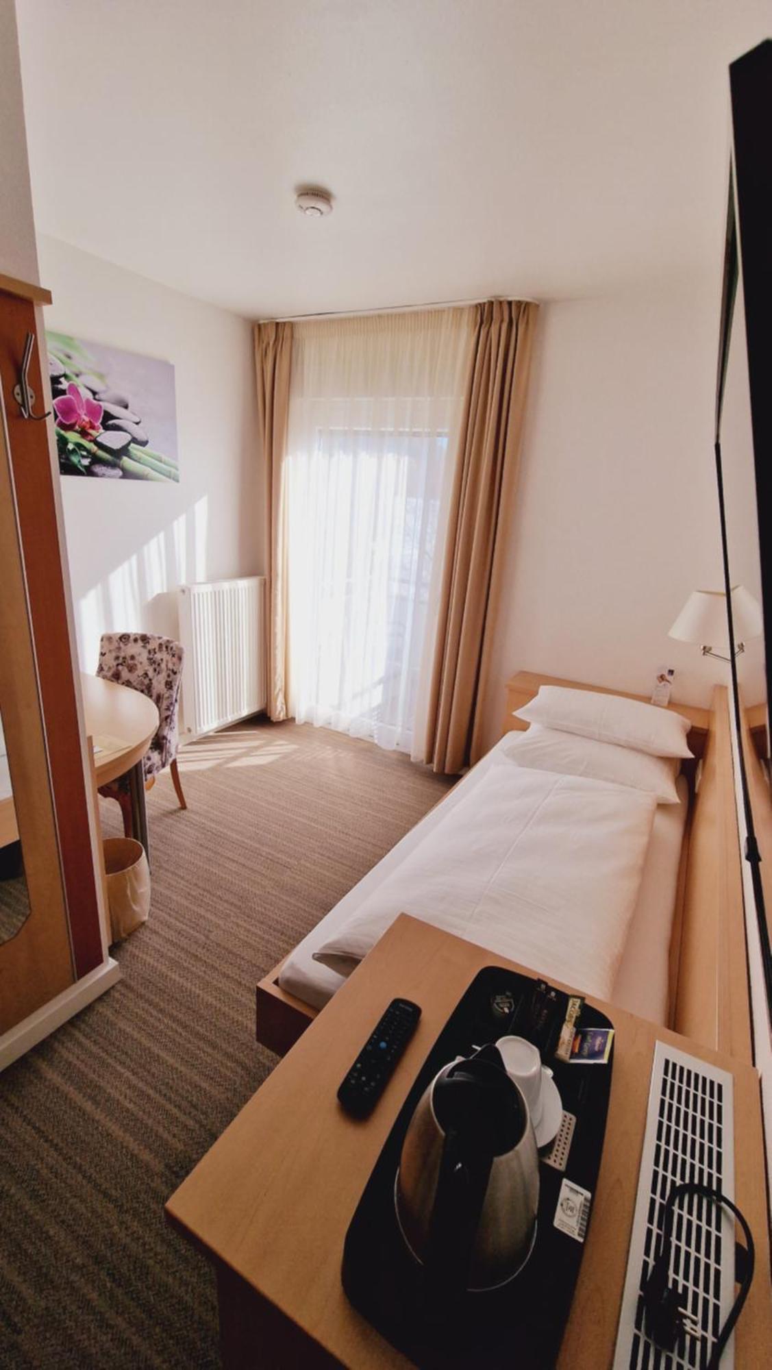 Hotel Garni Superior เมทซิงเงน ภายนอก รูปภาพ