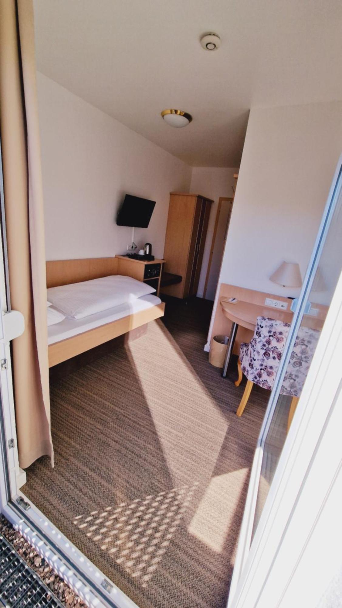 Hotel Garni Superior เมทซิงเงน ภายนอก รูปภาพ