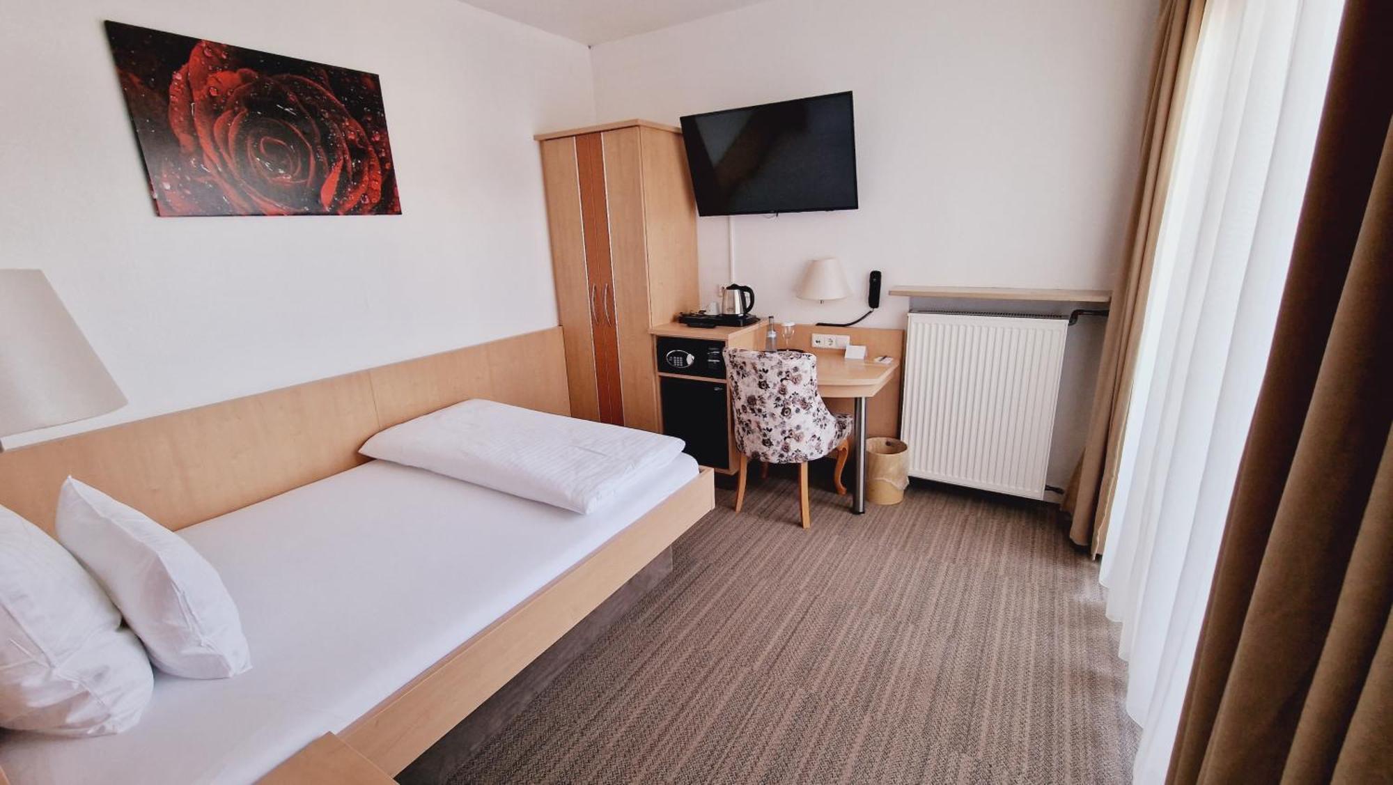 Hotel Garni Superior เมทซิงเงน ภายนอก รูปภาพ